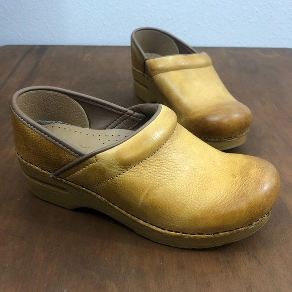 rei dansko clogs